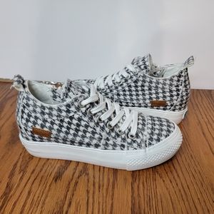 Blowfish Womens Miami Sneaker Black/White Size 7.5 M